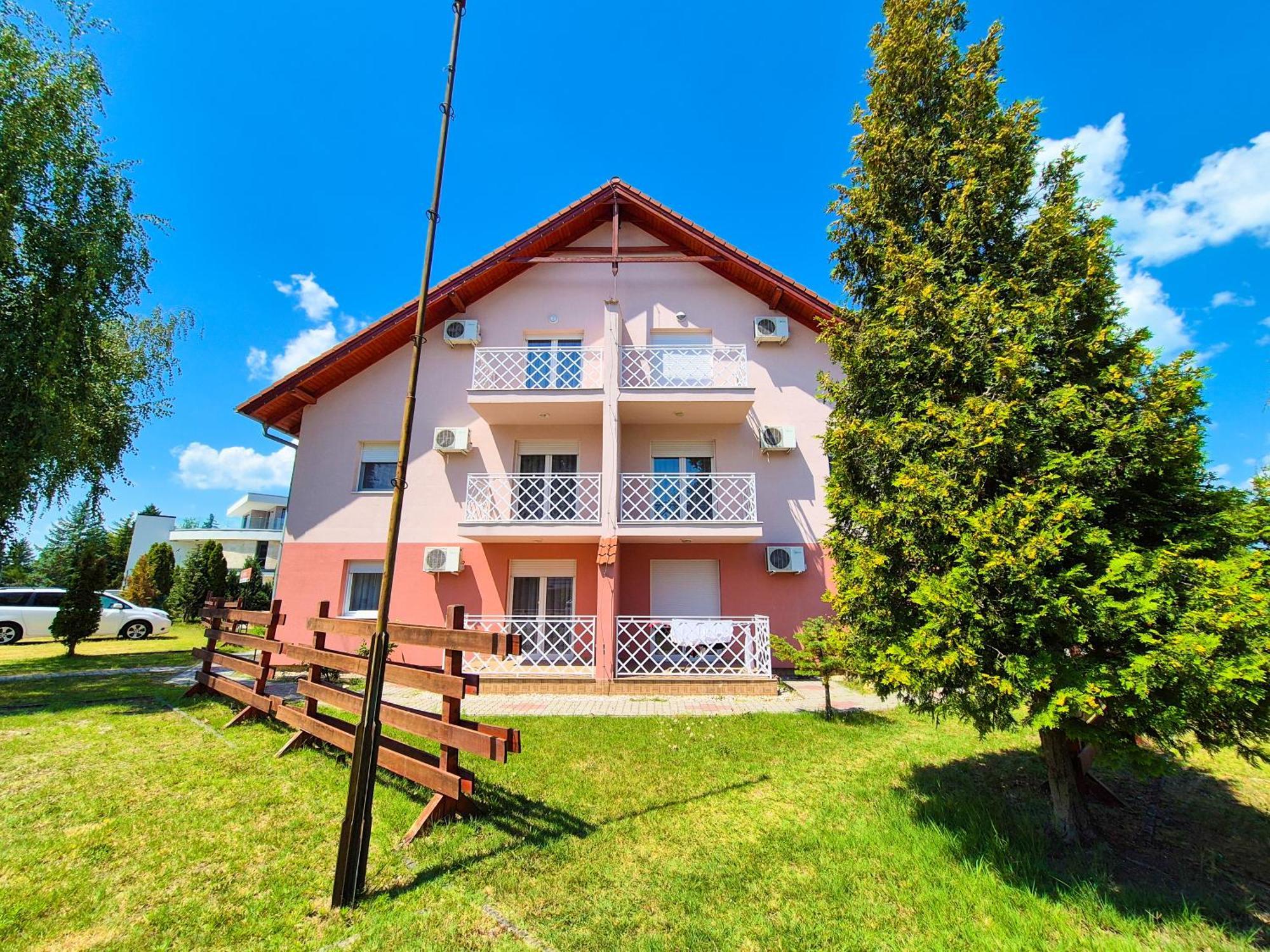 Ildiko Apartmanhaz Zamardi Luaran gambar