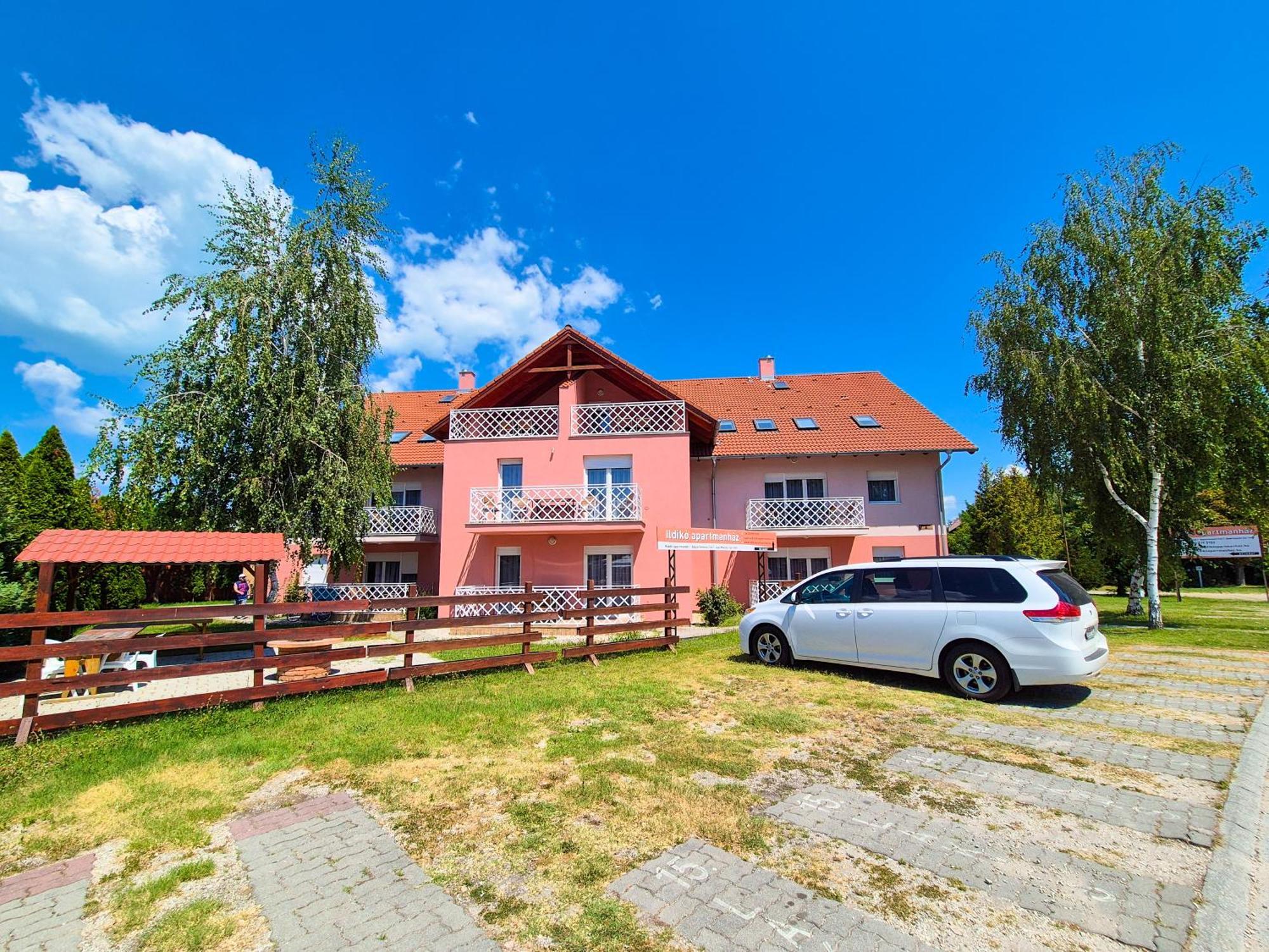Ildiko Apartmanhaz Zamardi Luaran gambar