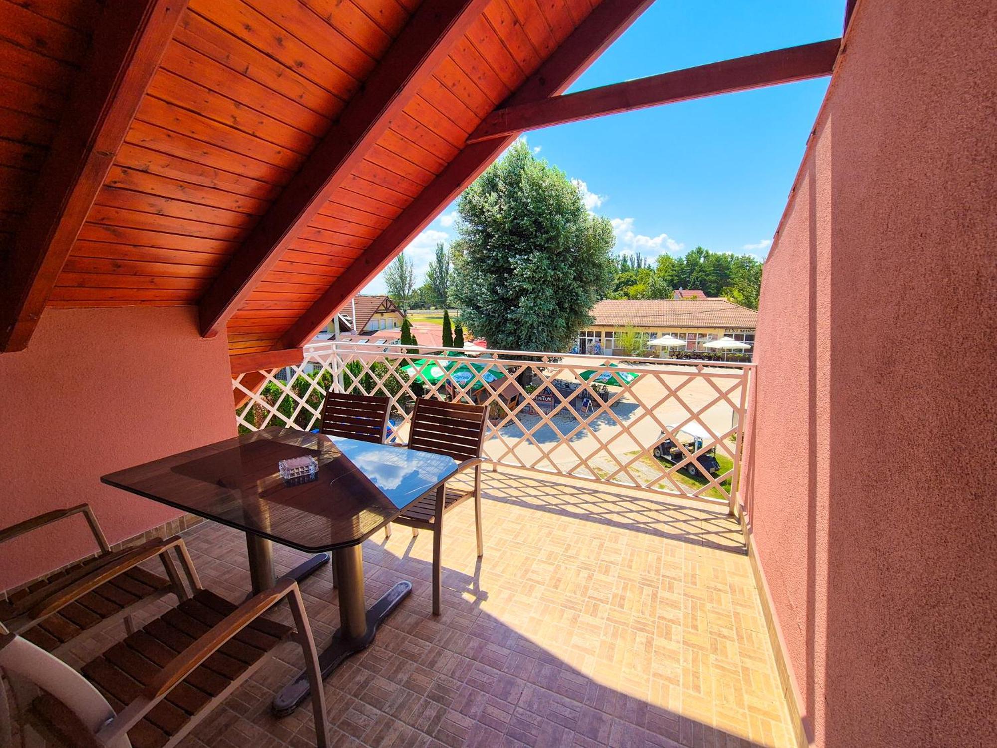 Ildiko Apartmanhaz Zamardi Luaran gambar