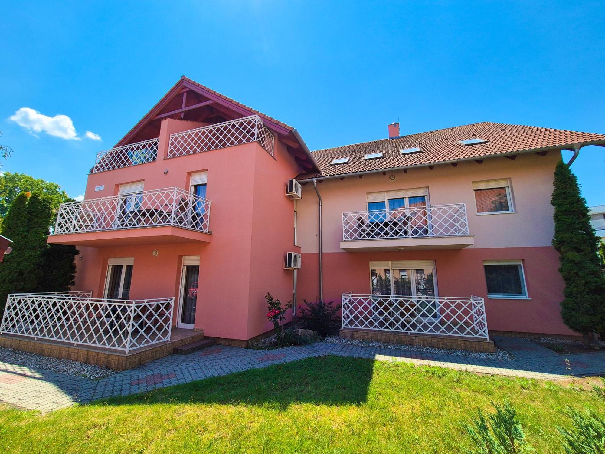 Ildiko Apartmanhaz Zamardi Luaran gambar