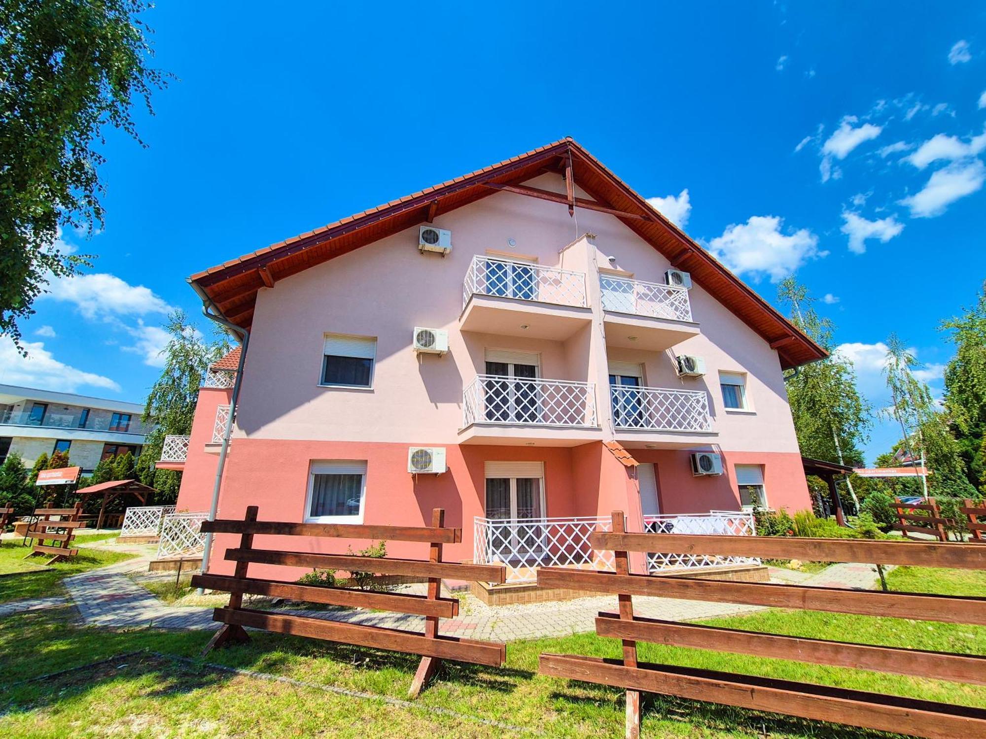 Ildiko Apartmanhaz Zamardi Luaran gambar