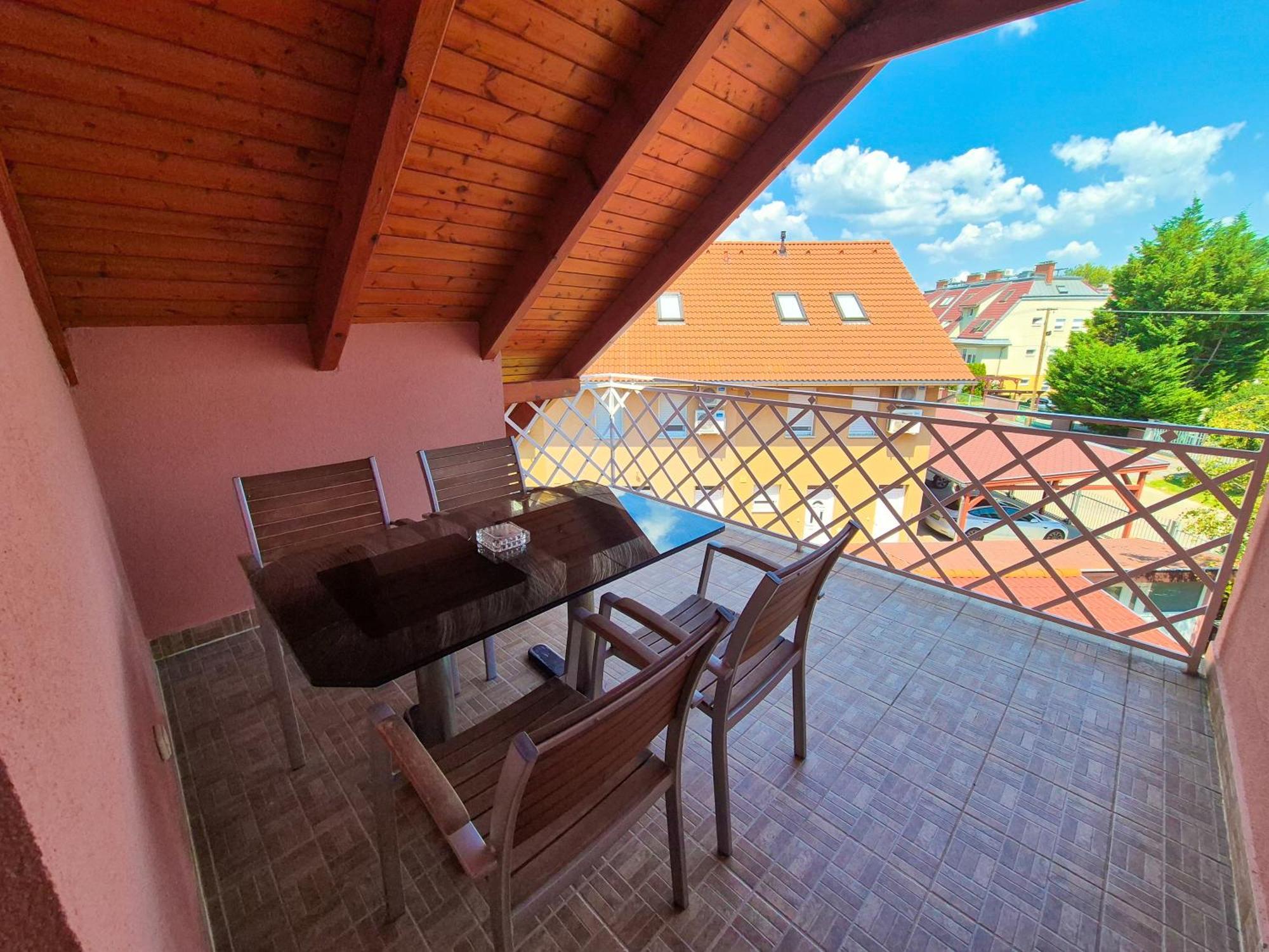 Ildiko Apartmanhaz Zamardi Luaran gambar