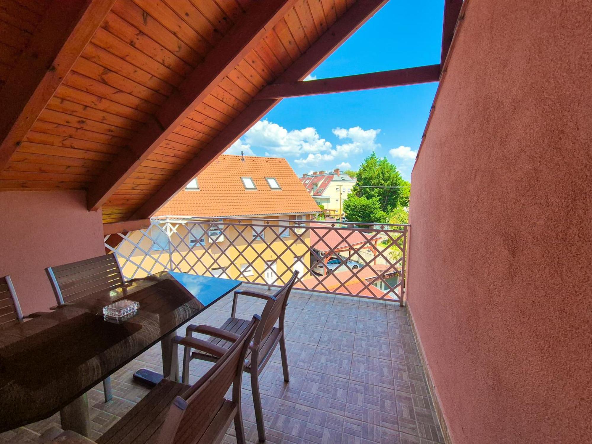 Ildiko Apartmanhaz Zamardi Luaran gambar